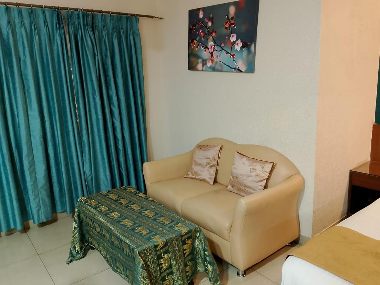 Cubbon Suites - 10 Minute Walk To Mg Road, Mg Road Metro And Church Street Bangalore Exterior photo